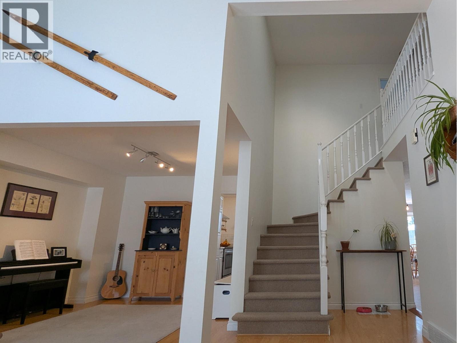 1373 Cronin Place, Smithers, British Columbia  V0J 2N0 - Photo 2 - R3093245