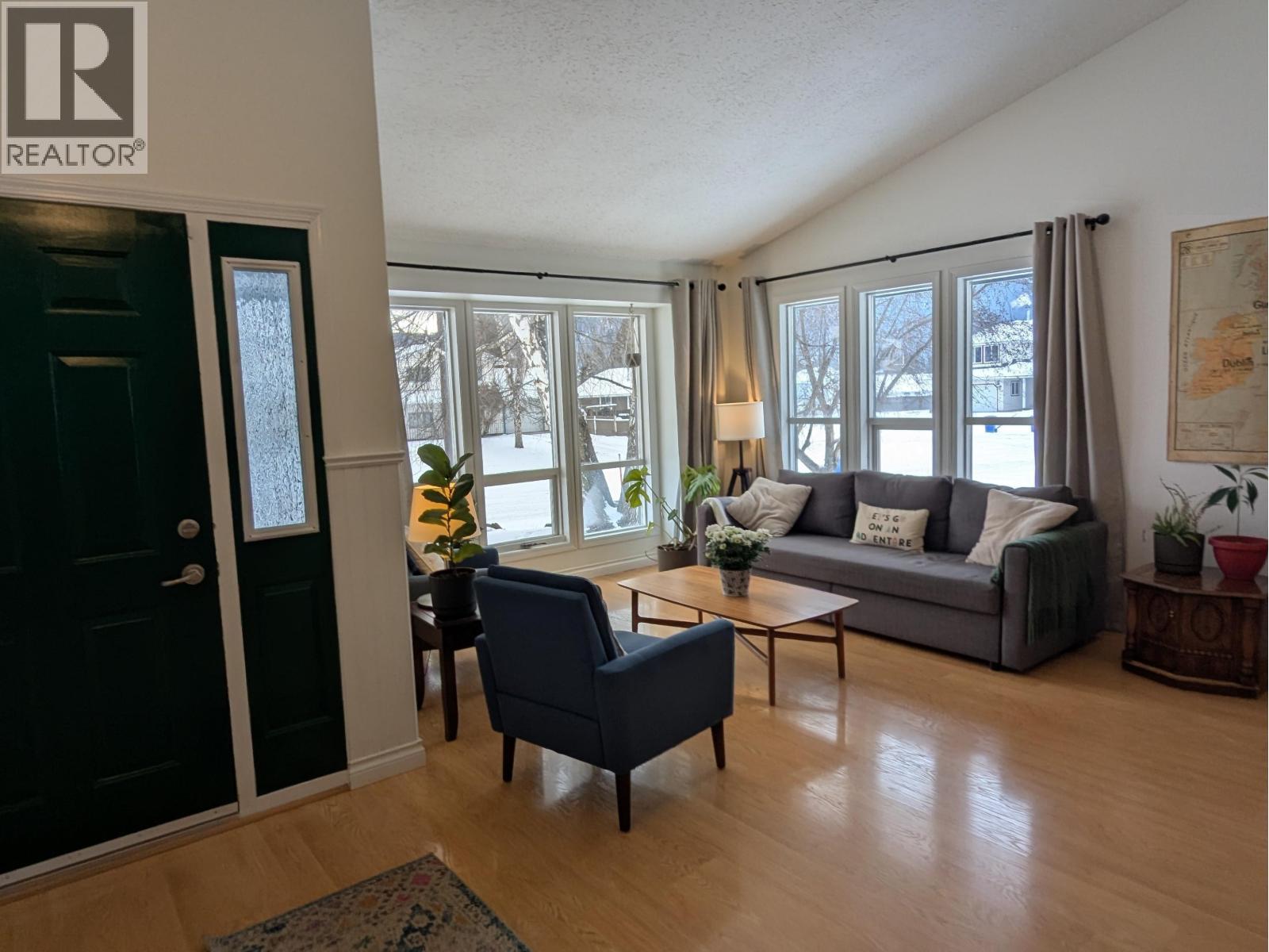 1373 Cronin Place, Smithers, British Columbia  V0J 2N0 - Photo 4 - R3093245