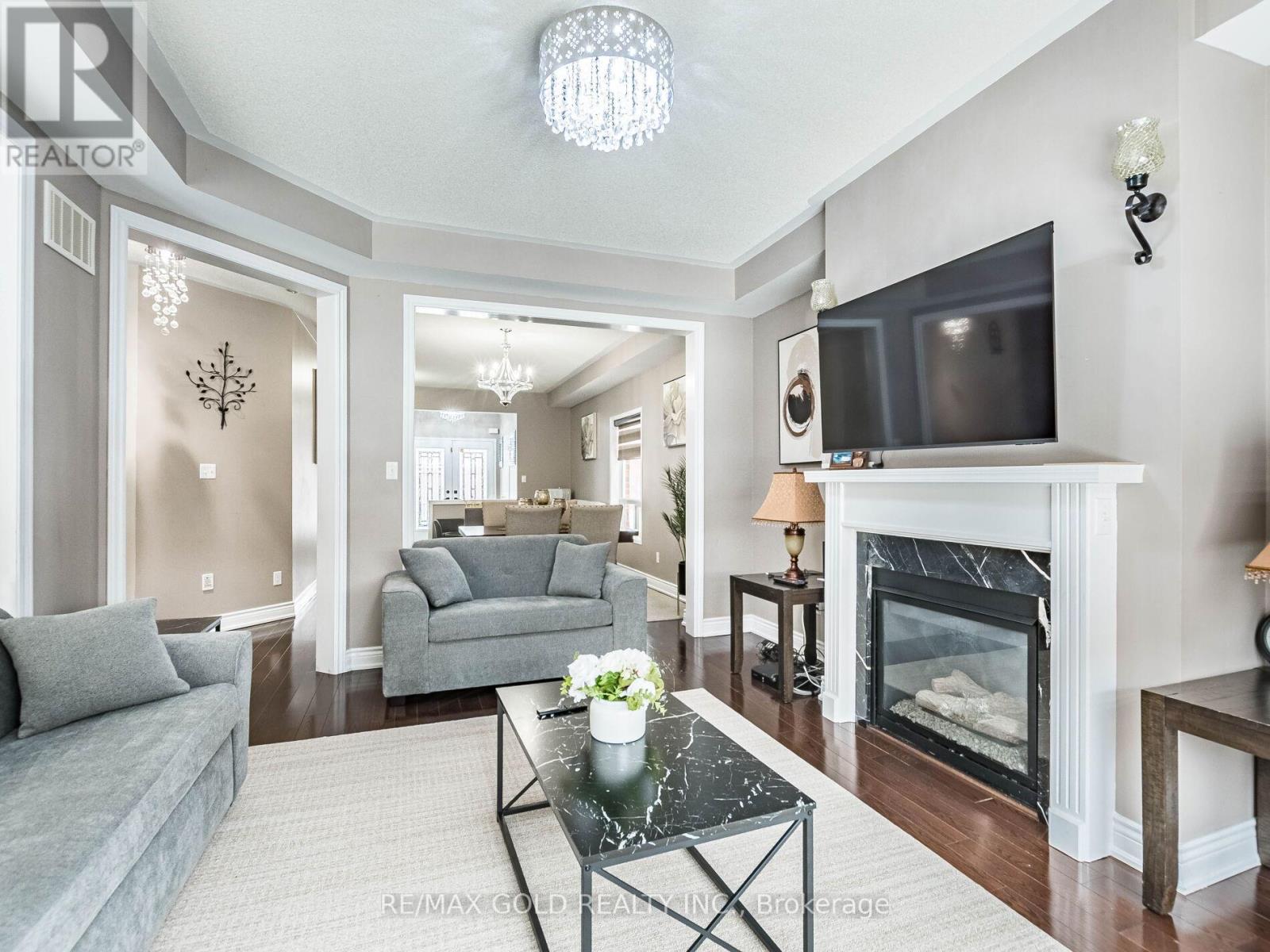 18 Travis Crescent, Brampton, Ontario  L7A 0P2 - Photo 12 - W12823256