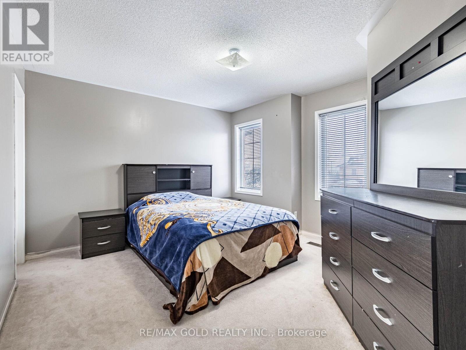 18 Travis Crescent, Brampton, Ontario  L7A 0P2 - Photo 23 - W12823256