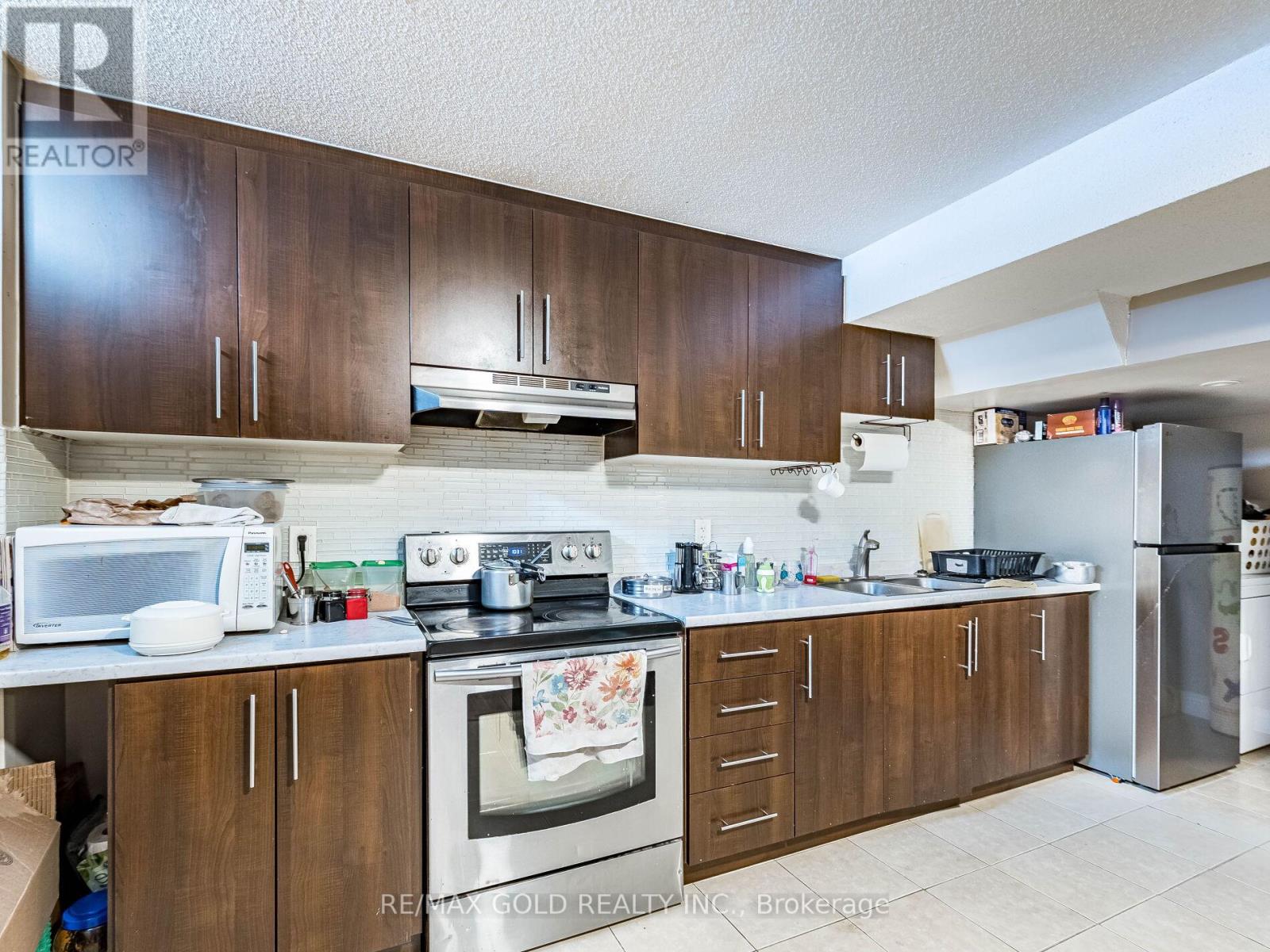 18 Travis Crescent, Brampton, Ontario  L7A 0P2 - Photo 32 - W12823256