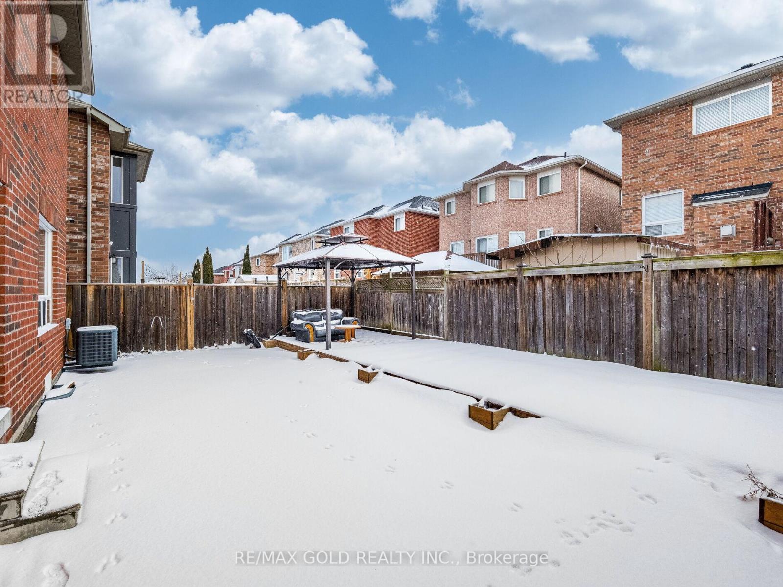 18 Travis Crescent, Brampton, Ontario  L7A 0P2 - Photo 35 - W12823256