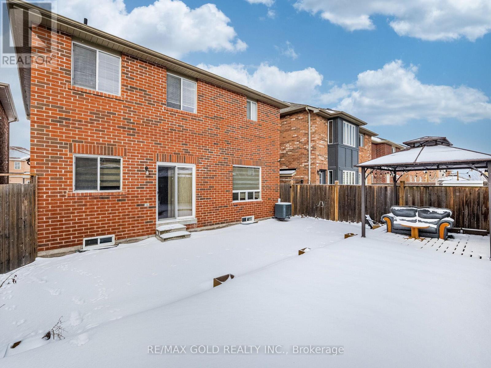 18 Travis Crescent, Brampton, Ontario  L7A 0P2 - Photo 37 - W12823256