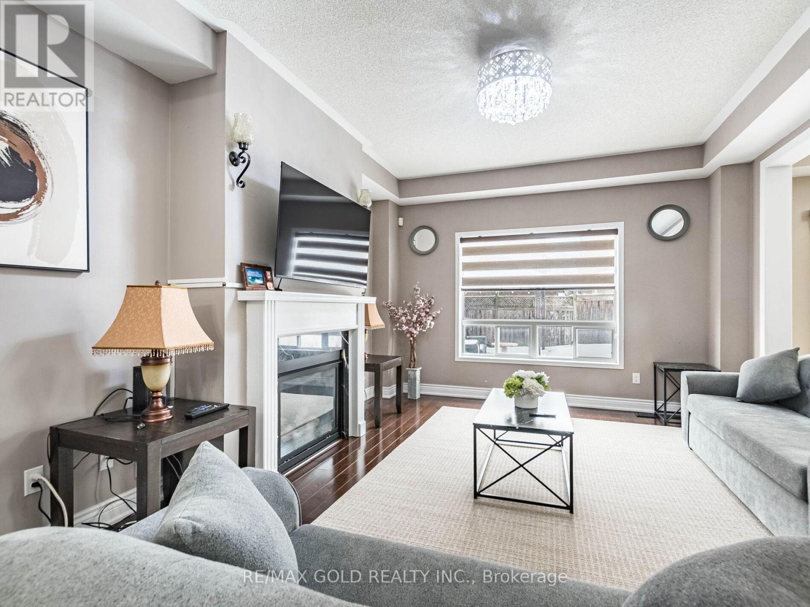 18 Travis Crescent, Brampton, Ontario  L7A 0P2 - Photo 9 - W12823256