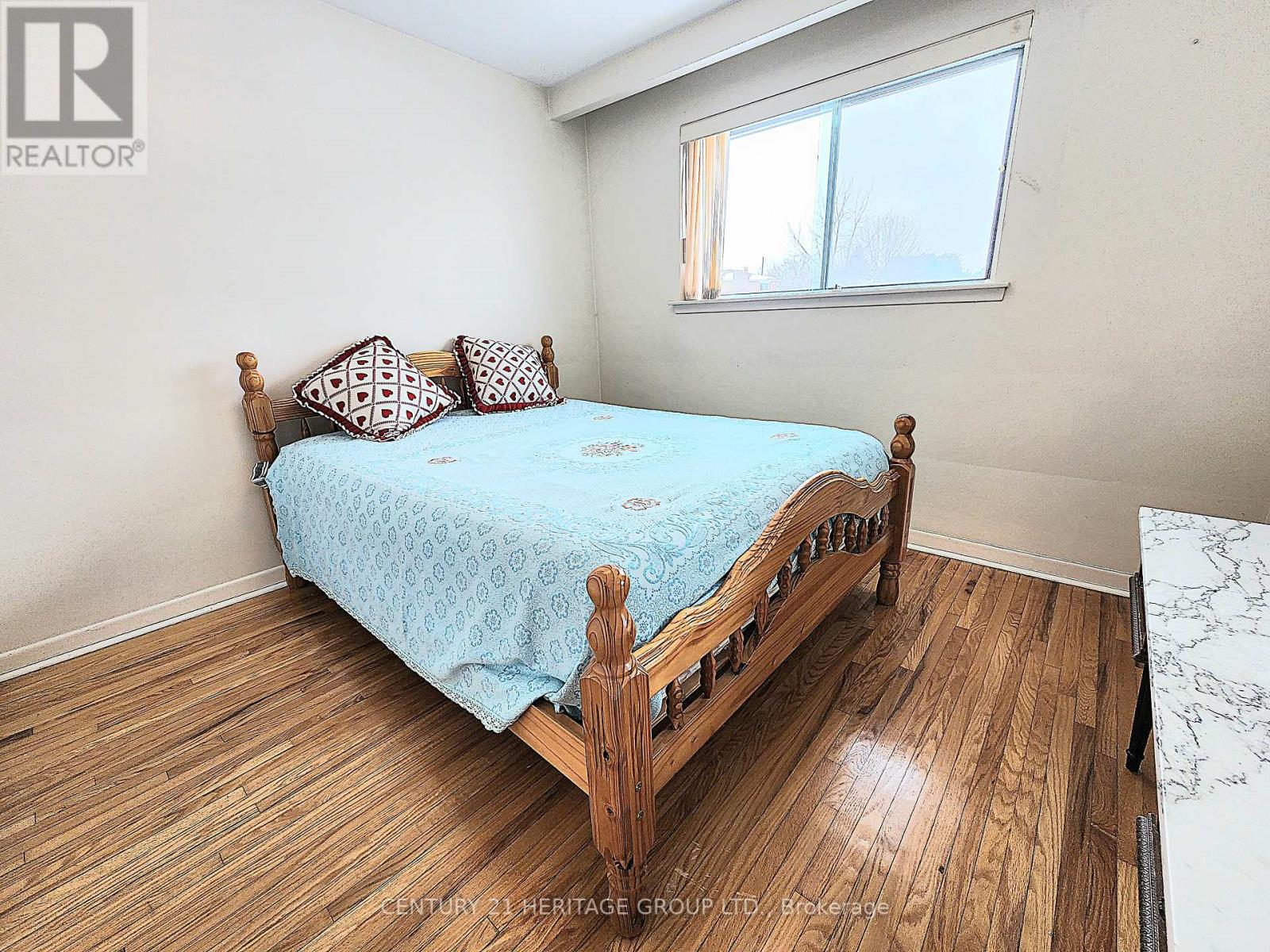 135 Derrydown Road, Toronto, Ontario  M3J 1R6 - Photo 10 - W12823264