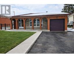 135 DERRYDOWN ROAD, Toronto, Ontario