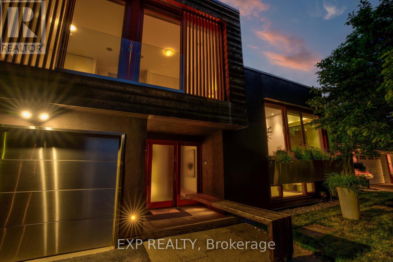 26 Richmond Drive, Brampton, Ontario  L6W 2E9 - Photo 3 - W12823286