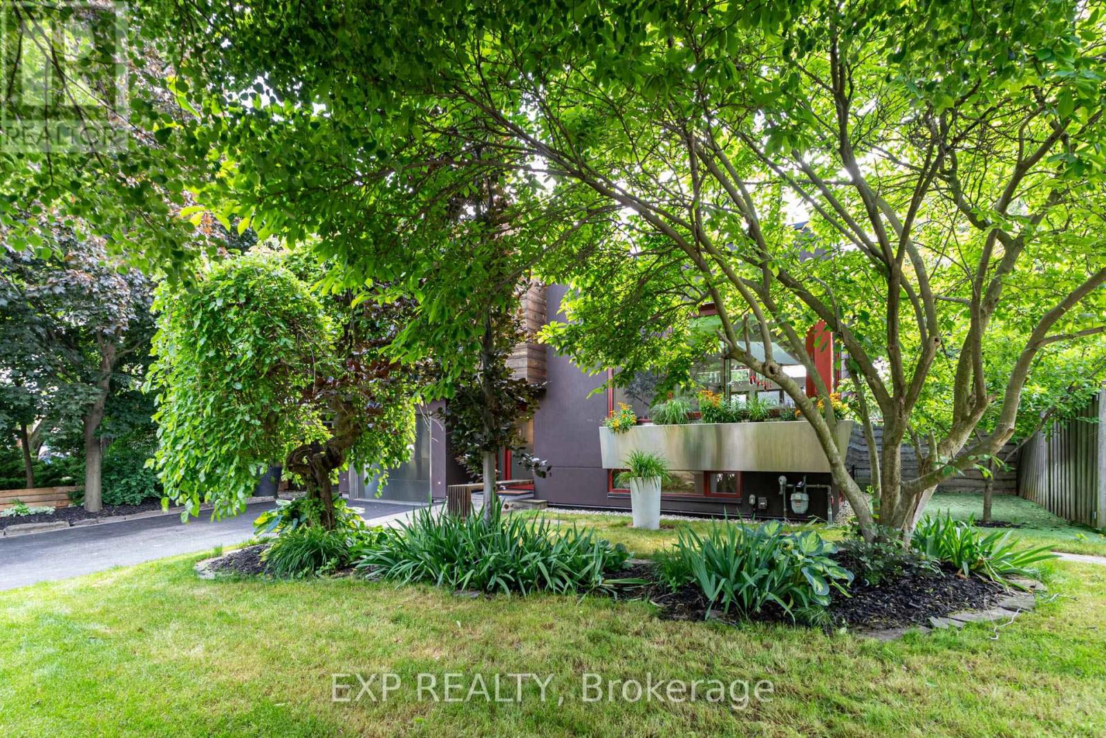 26 Richmond Drive, Brampton, Ontario  L6W 2E9 - Photo 7 - W12823286