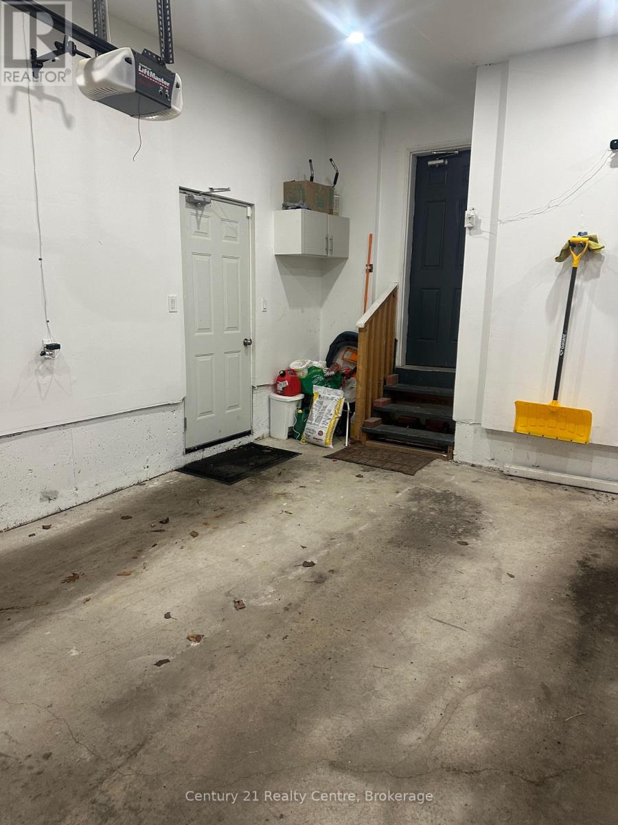 4 Cultivar Road, Brampton, Ontario  L6P 3M4 - Photo 10 - W12823304