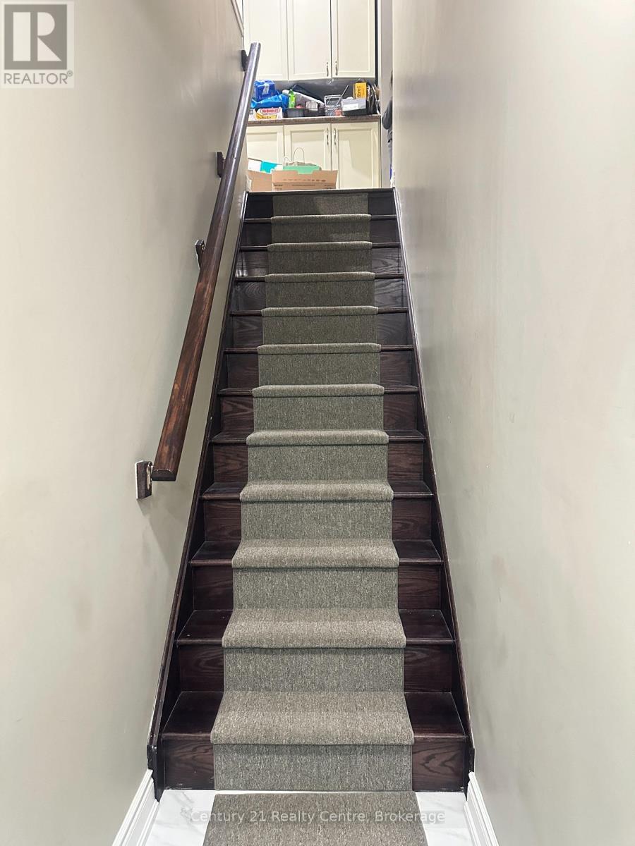 4 Cultivar Road, Brampton, Ontario  L6P 3M4 - Photo 2 - W12823304