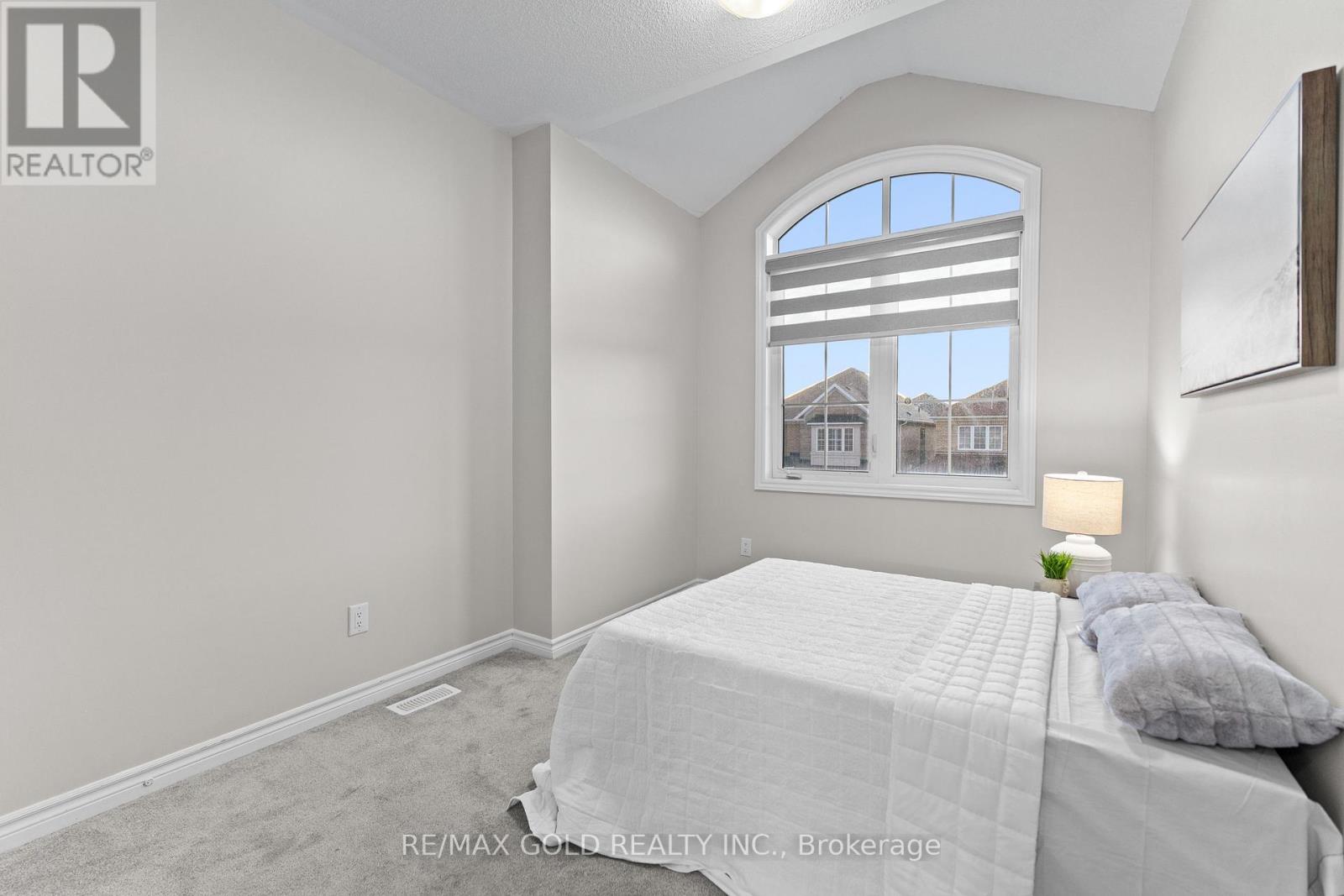 41 Rainbrook Close, Brampton, Ontario  L6R 0Y9 - Photo 15 - W12823310