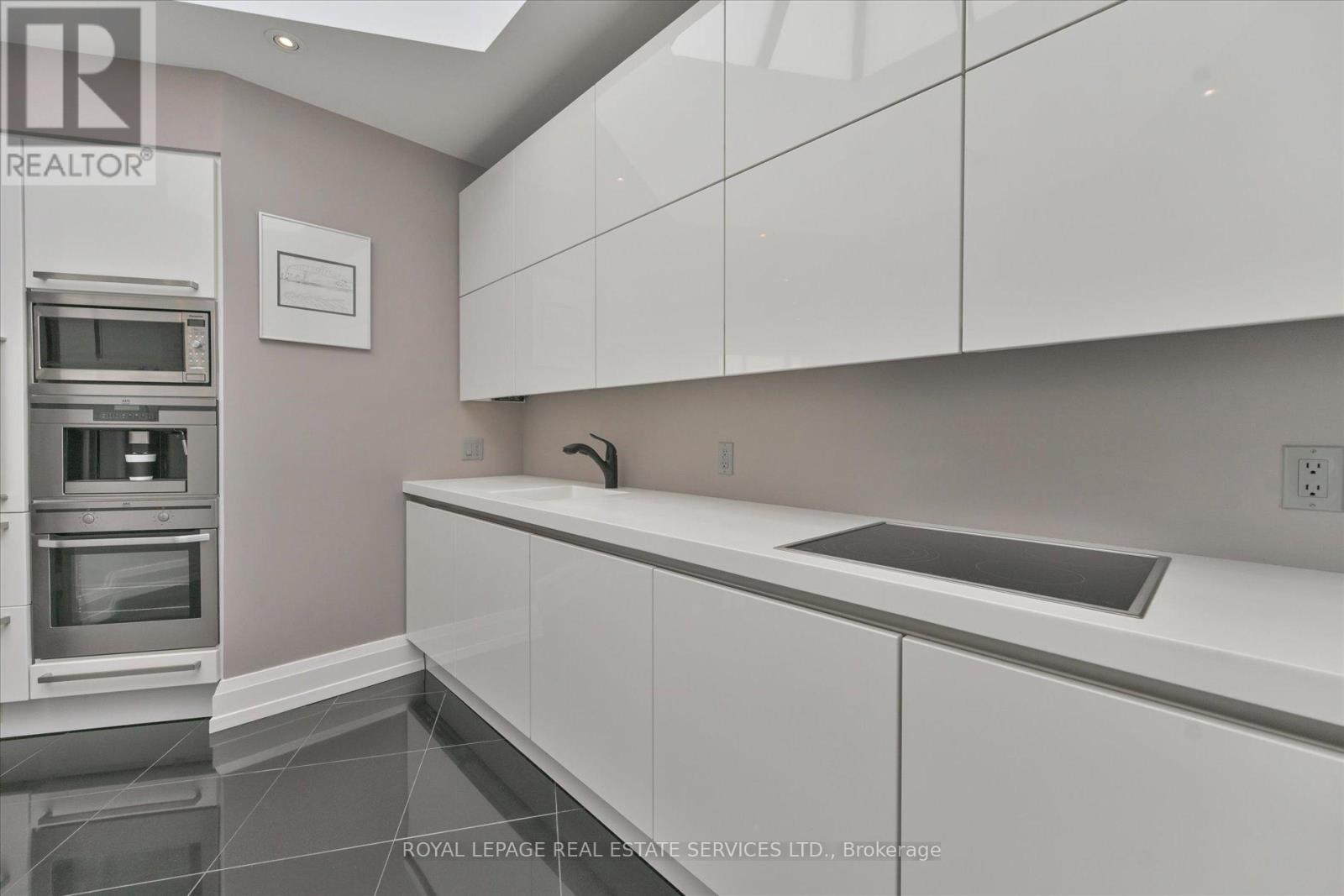 Ph03 - 2010 Islington Avenue, Toronto, Ontario  M9P 3S8 - Photo 24 - W12823322