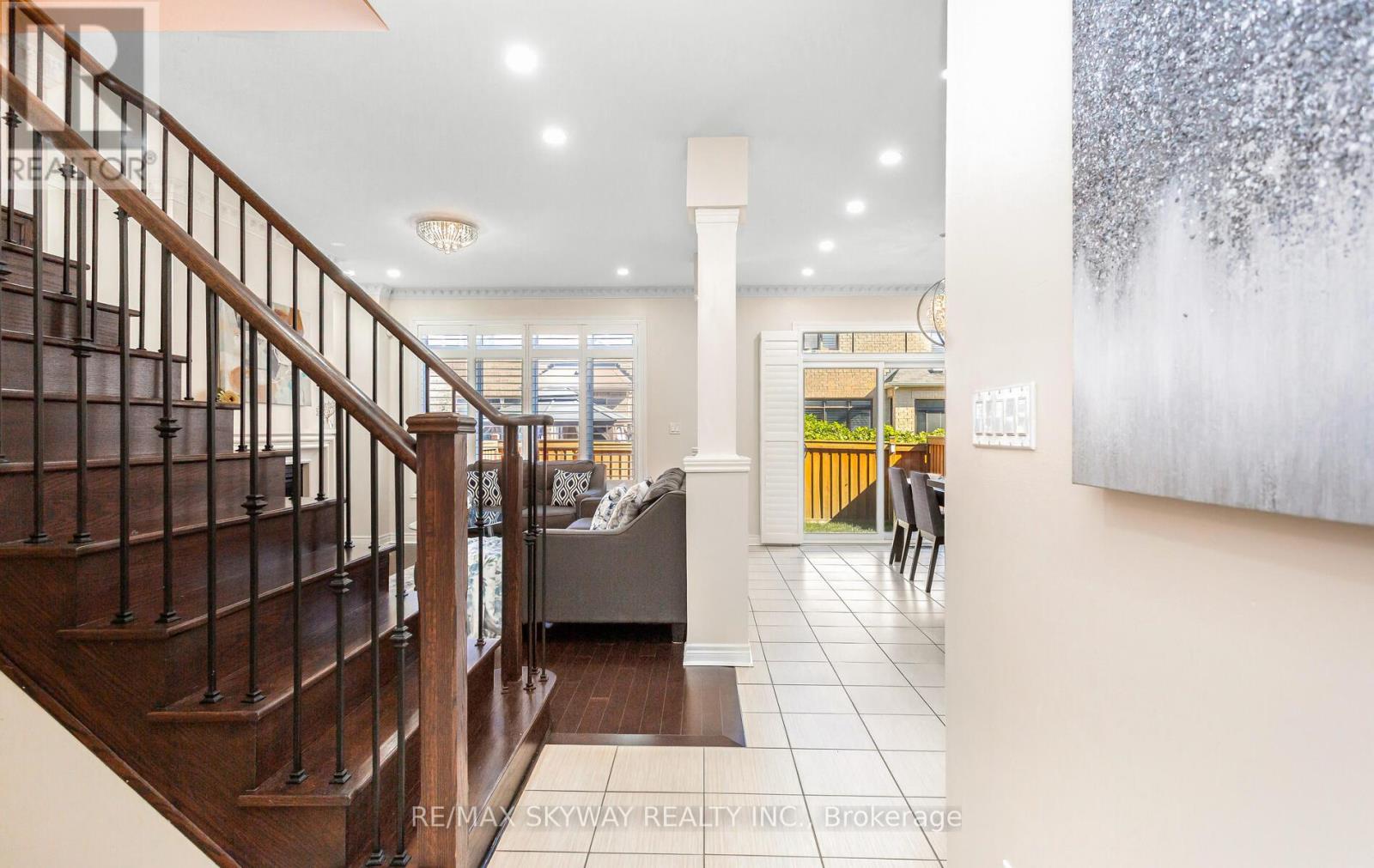 87 Villadowns Trail, Brampton, Ontario  L6R 3Y8 - Photo 13 - W12823324