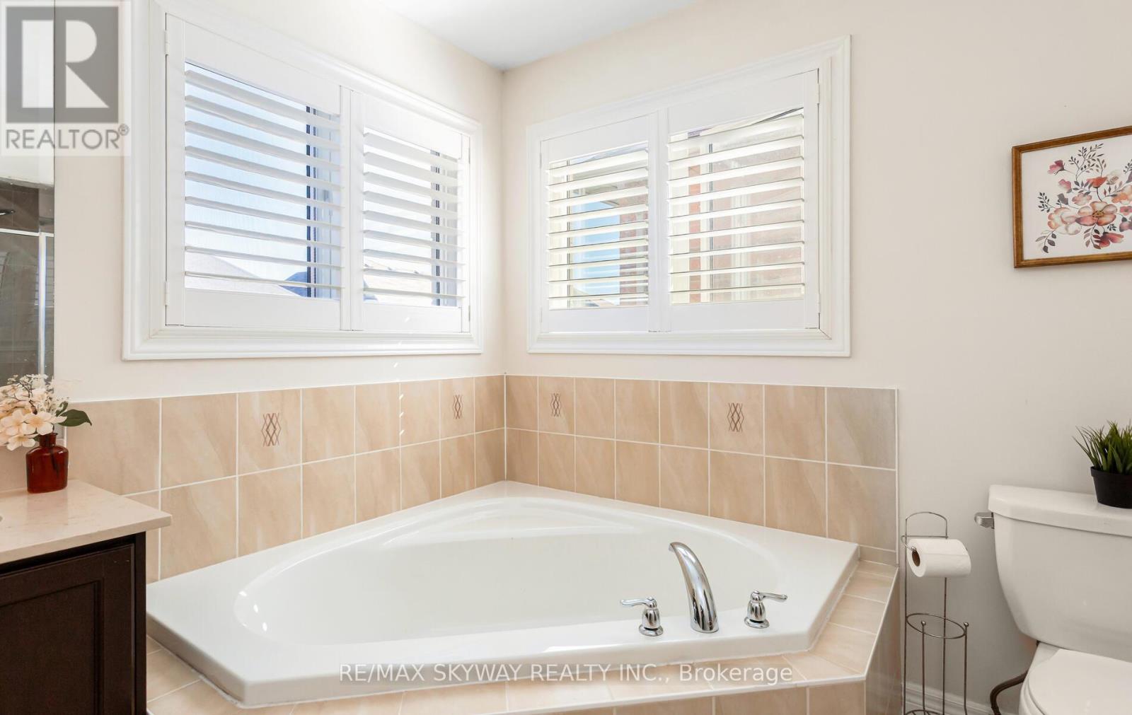 87 Villadowns Trail, Brampton, Ontario  L6R 3Y8 - Photo 35 - W12823324