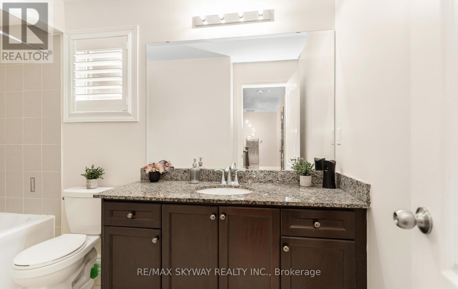 87 Villadowns Trail, Brampton, Ontario  L6R 3Y8 - Photo 46 - W12823324