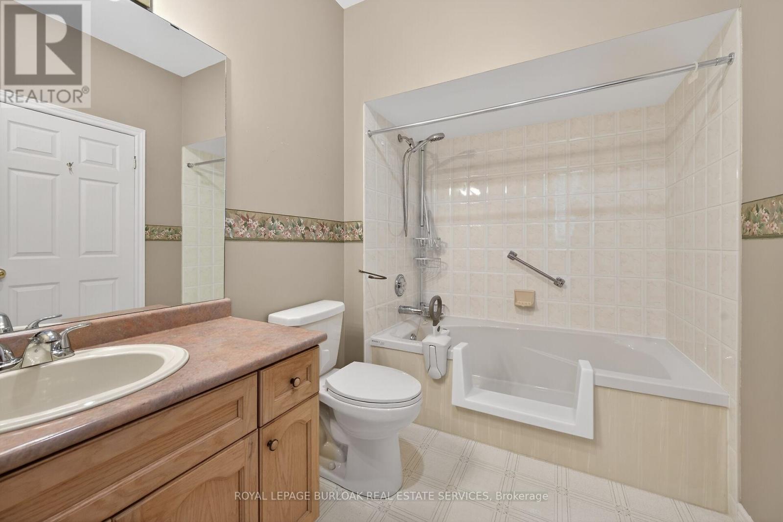 20 Twentyplace Boulevard, Hamilton, Ontario  L0R 1W0 - Photo 15 - X12823260