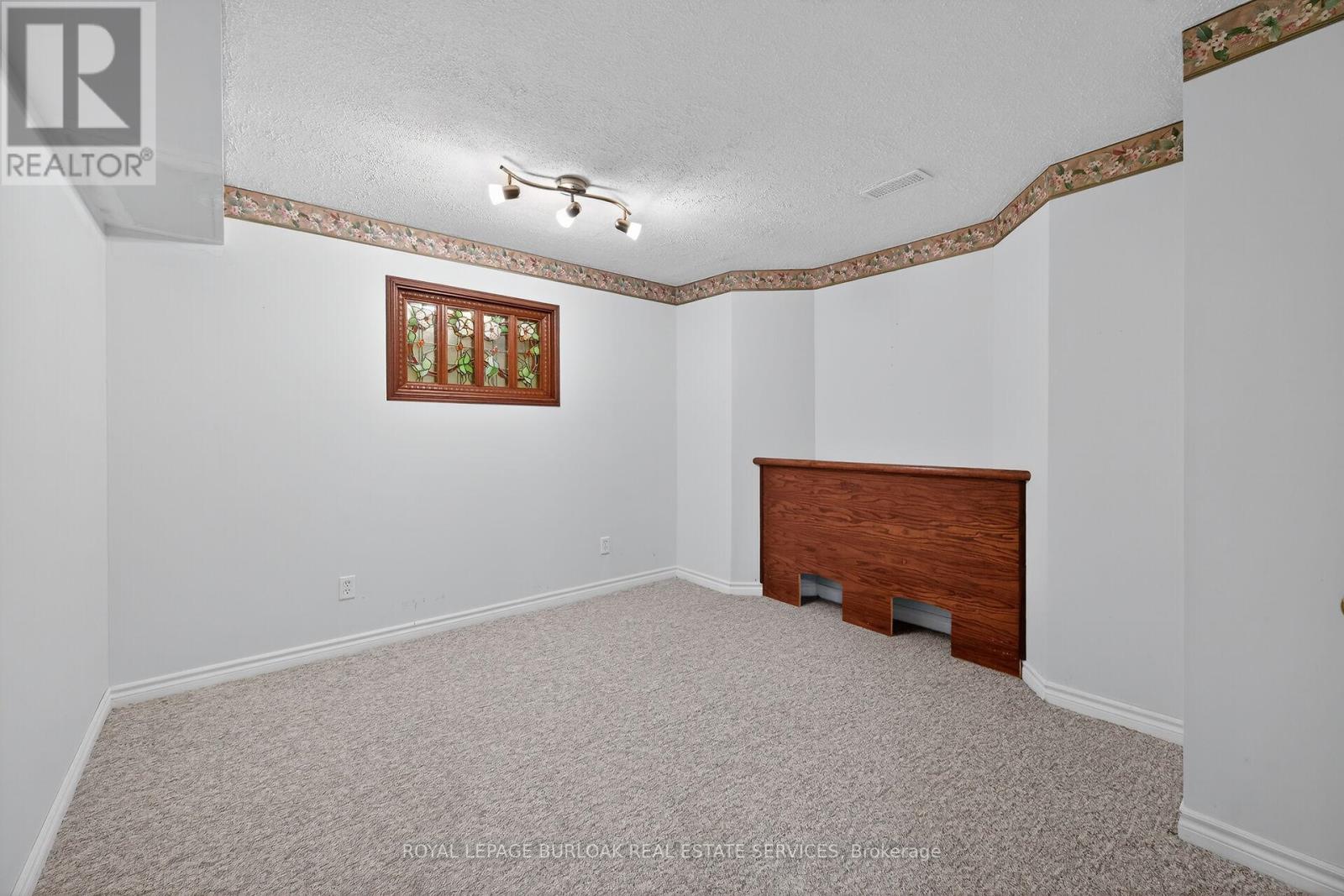 20 Twentyplace Boulevard, Hamilton, Ontario  L0R 1W0 - Photo 20 - X12823260