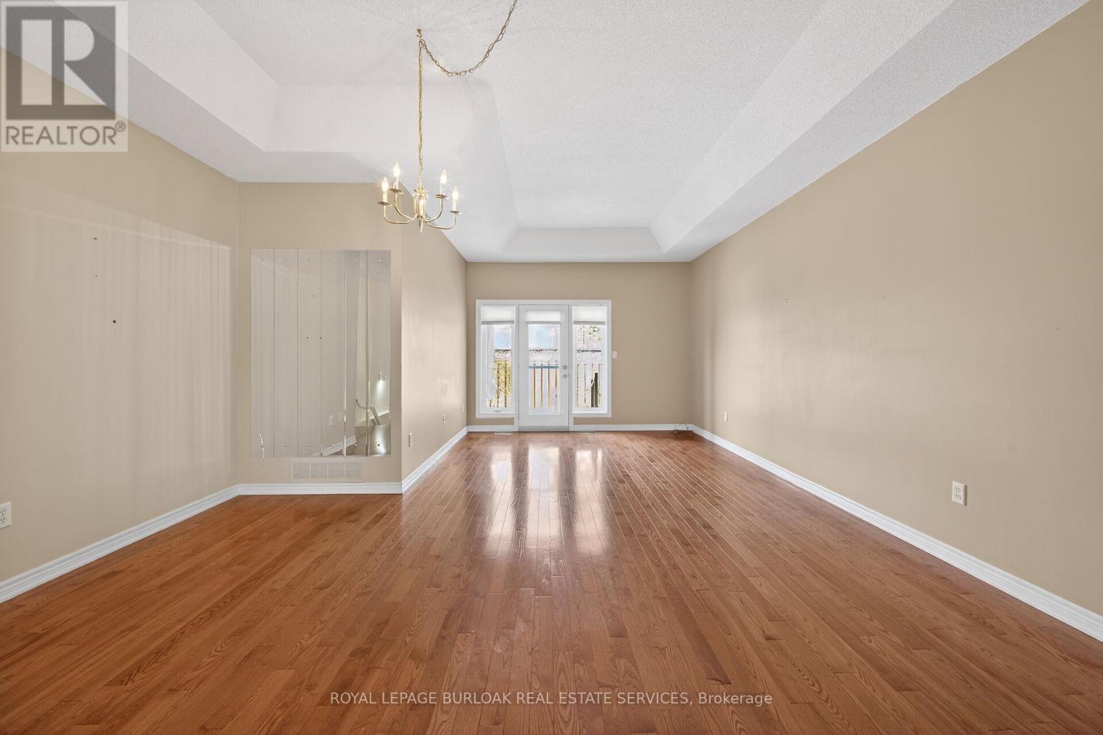 20 Twentyplace Boulevard, Hamilton, Ontario  L0R 1W0 - Photo 7 - X12823260