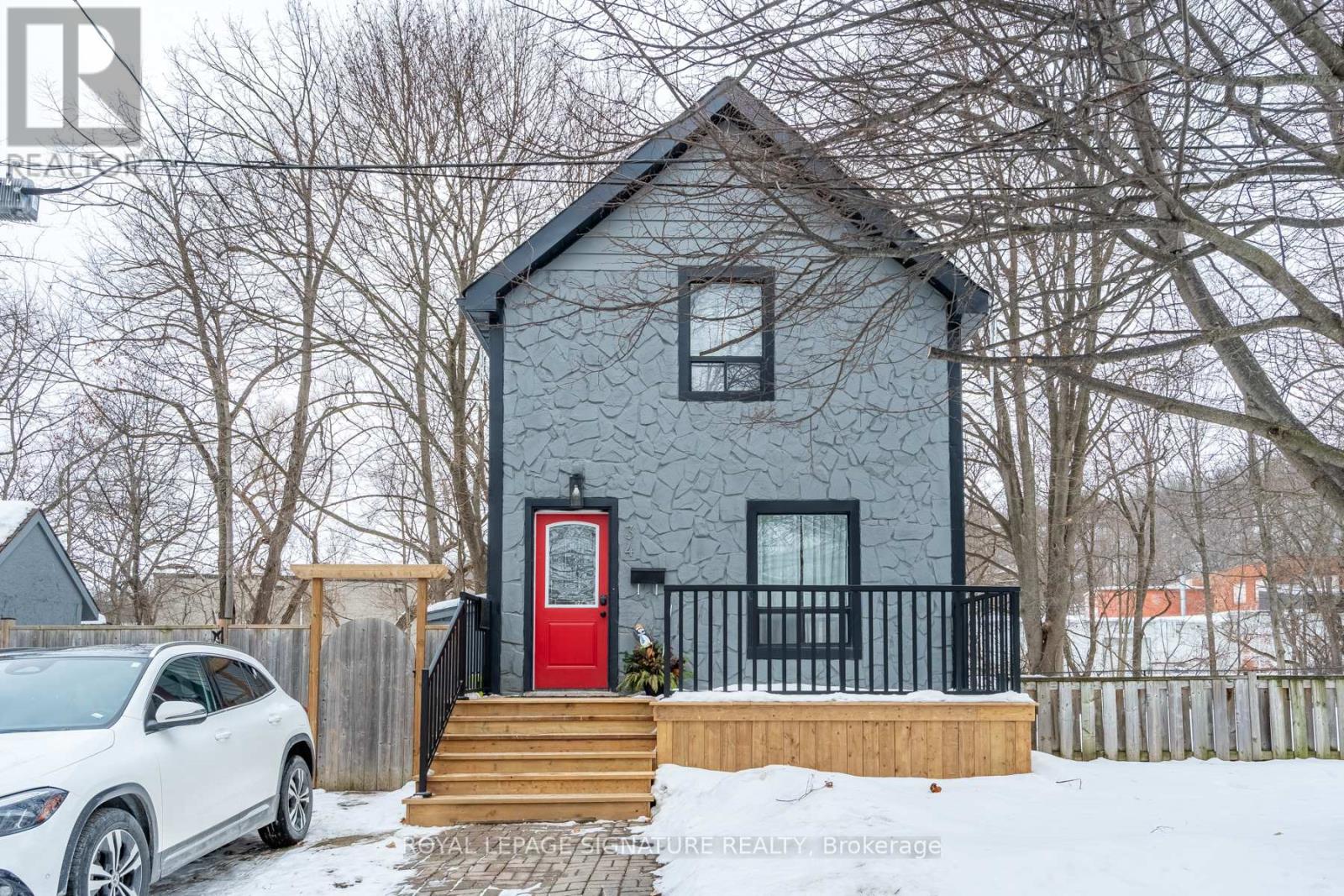 34 BOND STREET S, Hamilton, Ontario