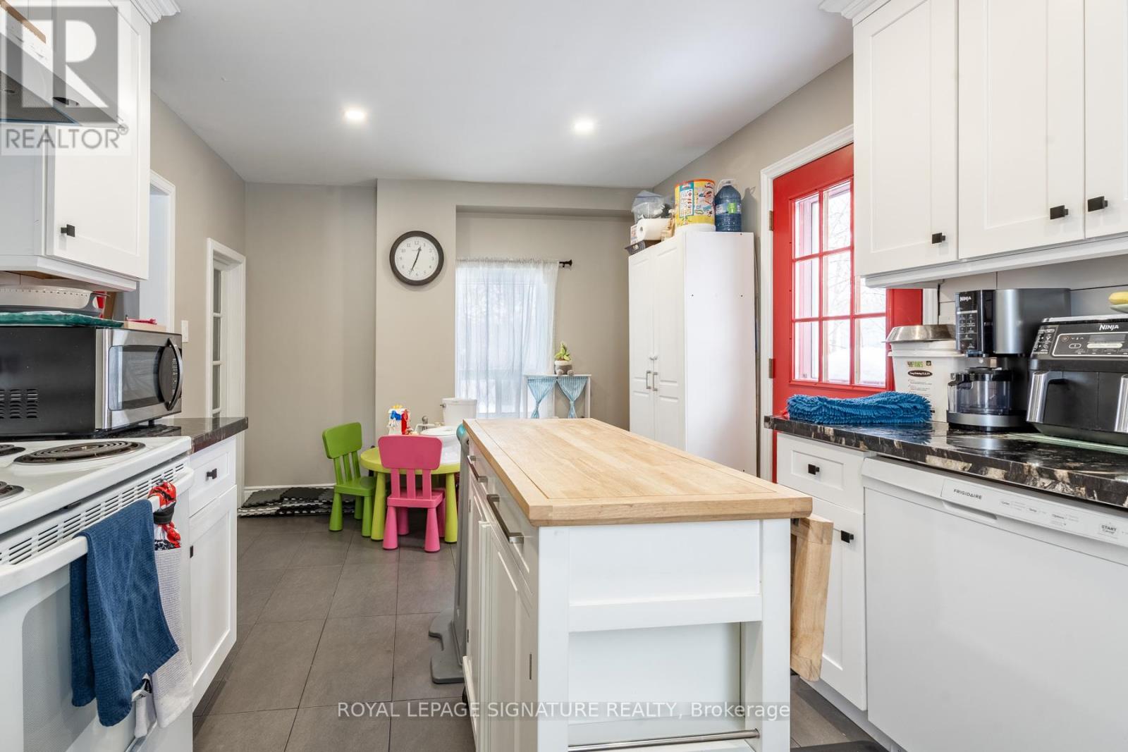 34 Bond Street S, Hamilton, Ontario  L9H 3H1 - Photo 12 - X12823270