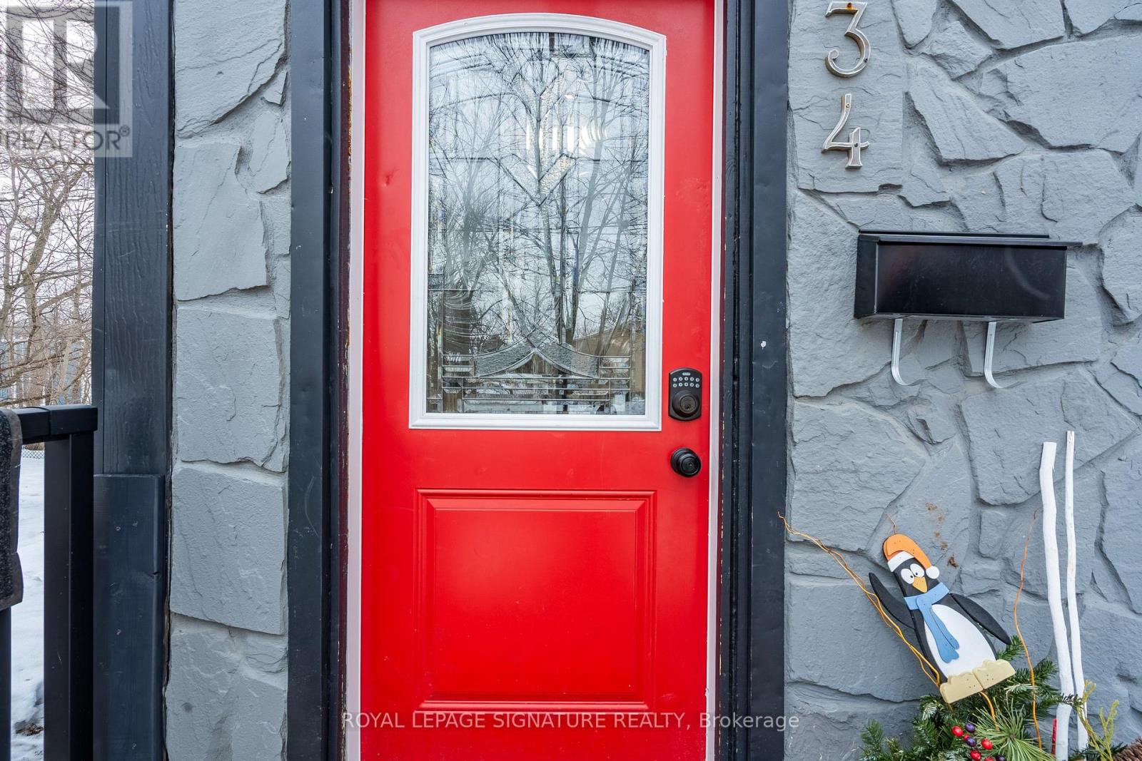 34 Bond Street S, Hamilton, Ontario  L9H 3H1 - Photo 2 - X12823270