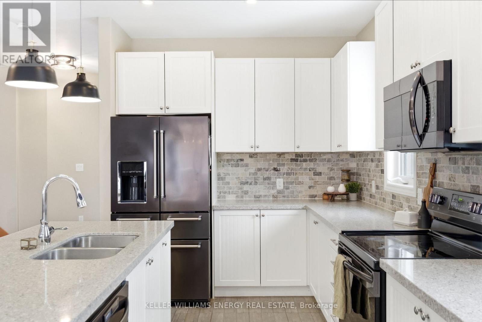 219 Crombie Street, Clarington, Ontario  L1C 0T8 - Photo 8 - E12823514