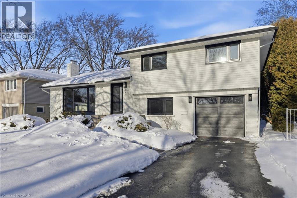 257 Strathcona Drive, Burlington, Ontario  L7L 2C9 - Photo 2 - 40796710