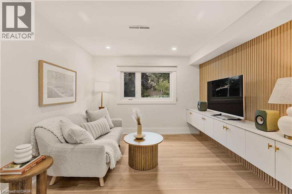 257 Strathcona Drive, Burlington, Ontario  L7L 2C9 - Photo 31 - 40796710