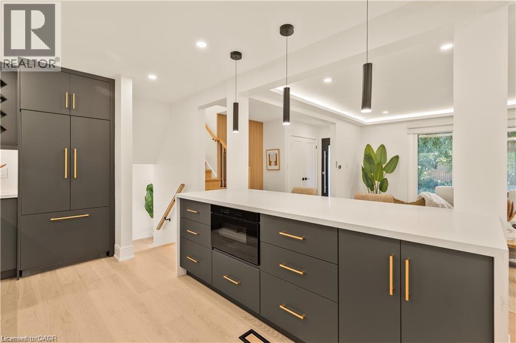 257 Strathcona Drive, Burlington, Ontario  L7L 2C9 - Photo 9 - 40796710