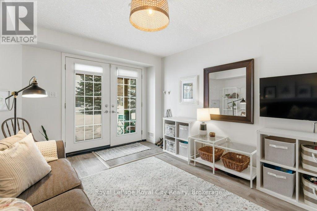 104 - 35 Mountford Drive, Guelph, Ontario  N1E 0G6 - Photo 5 - X12823528