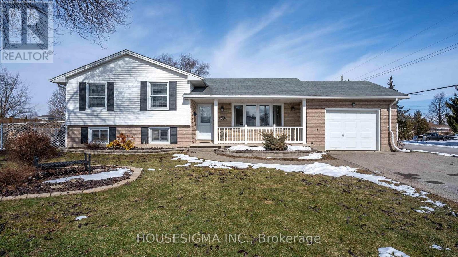 78 Peter Street, Central Elgin, Ontario  N5R 5A8 - Photo 1 - X12823398