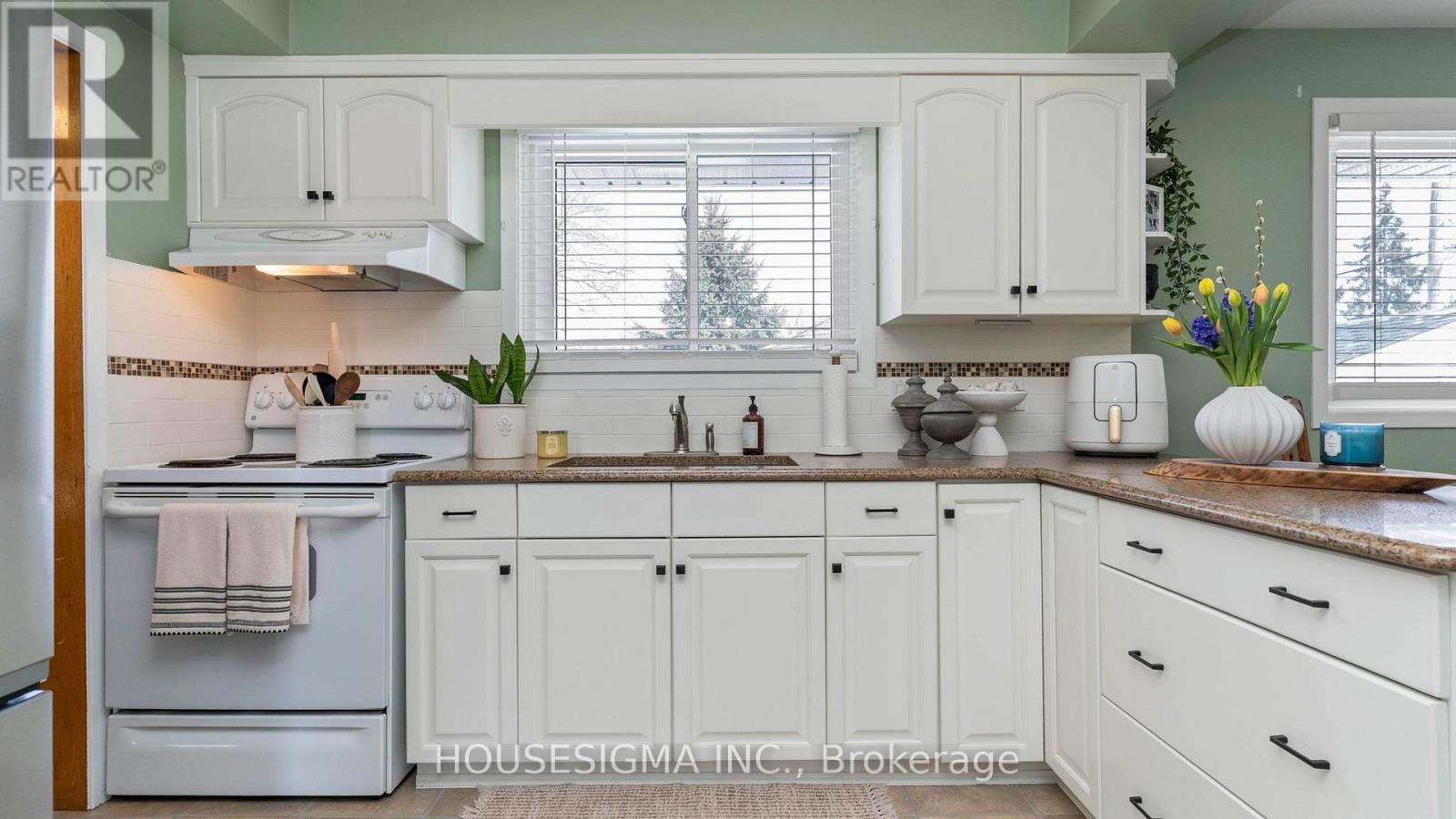 78 Peter Street, Central Elgin, Ontario  N5R 5A8 - Photo 18 - X12823398