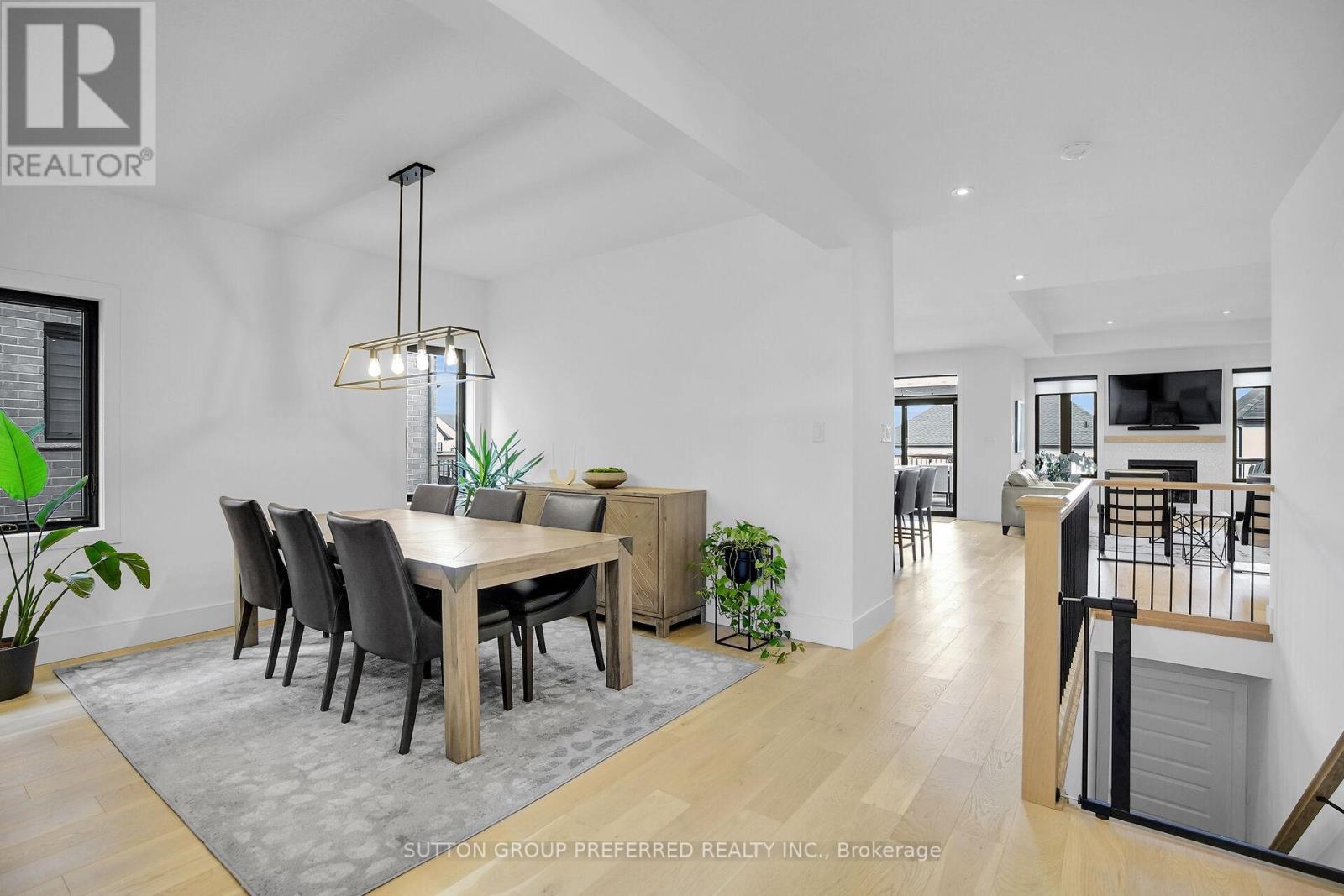 1928 Trailsway Drive, London South, Ontario  N6K 0K7 - Photo 4 - X12823476