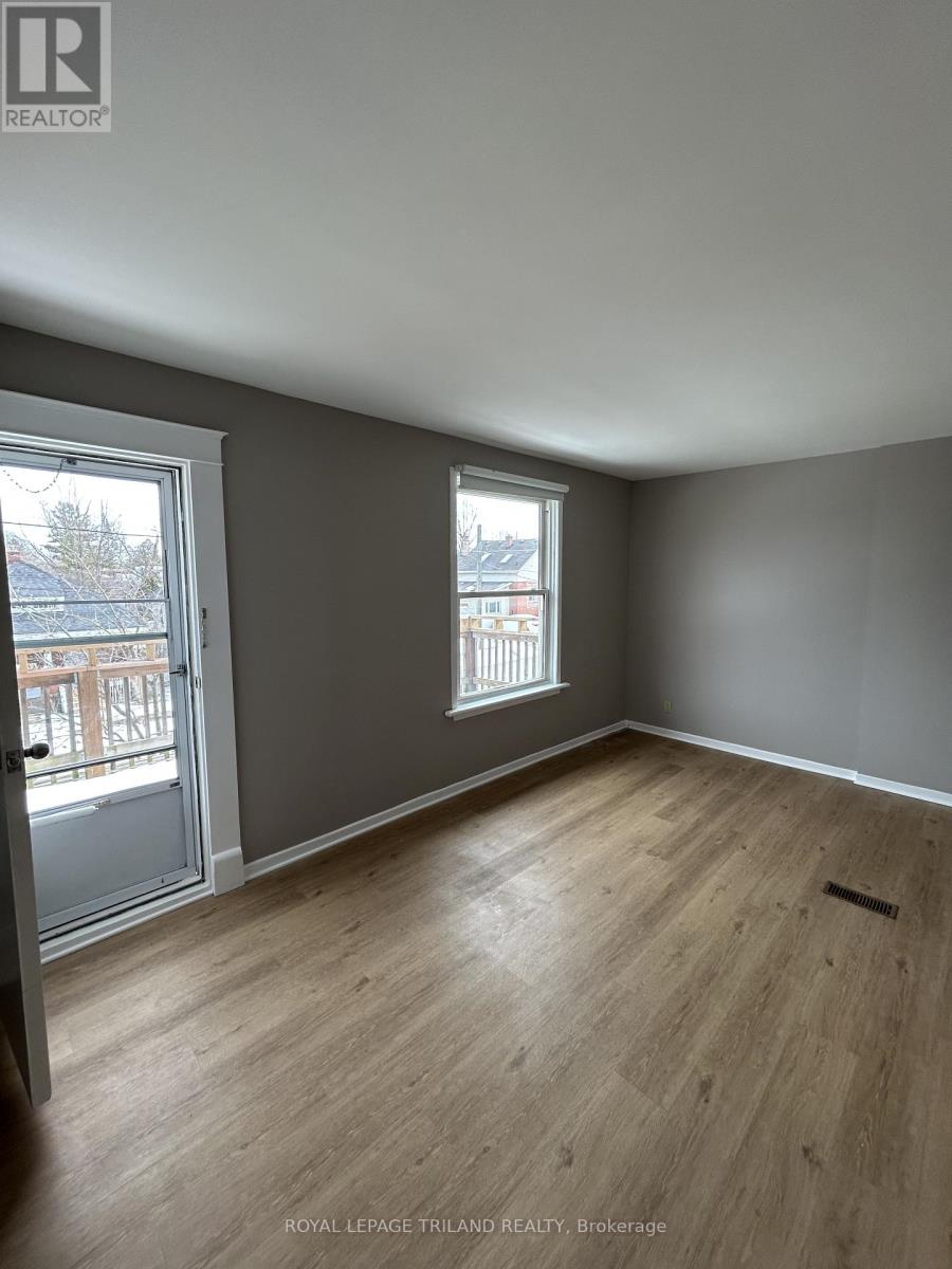 Upper - 7 Mackay Avenue, London South, Ontario  N6J 2T5 - Photo 3 - X12823584