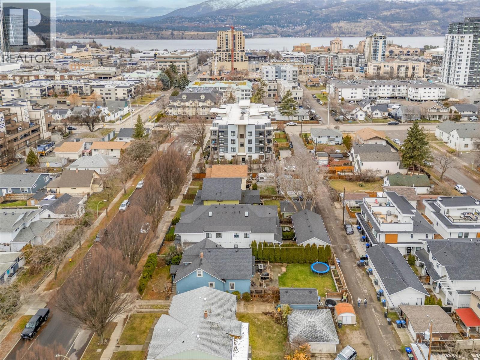 756 Stockwell Avenue Kelowna Photo 42