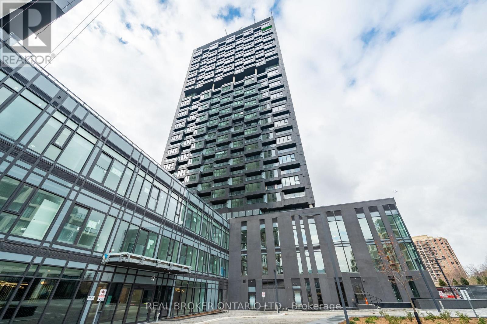 912 - 1 QUARRINGTON LANE, Toronto, Ontario