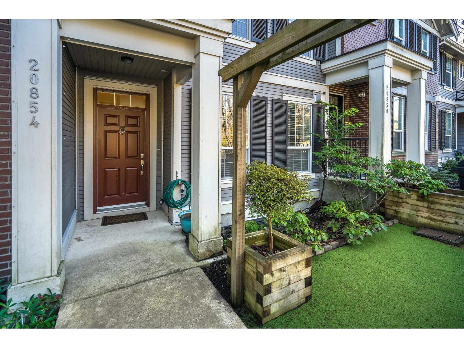 20854 72 Avenue, Langley, British Columbia  V2Y 0J1 - Photo 4 - R3093437