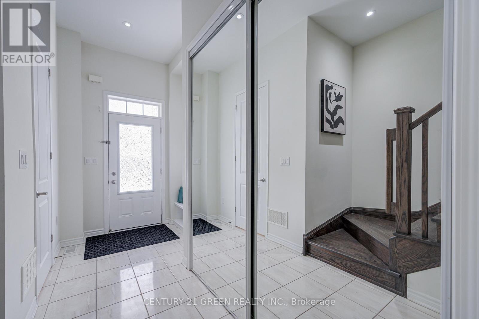 17 Windflower Way, Whitby, Ontario  L1P 0H9 - Photo 4 - E12823566