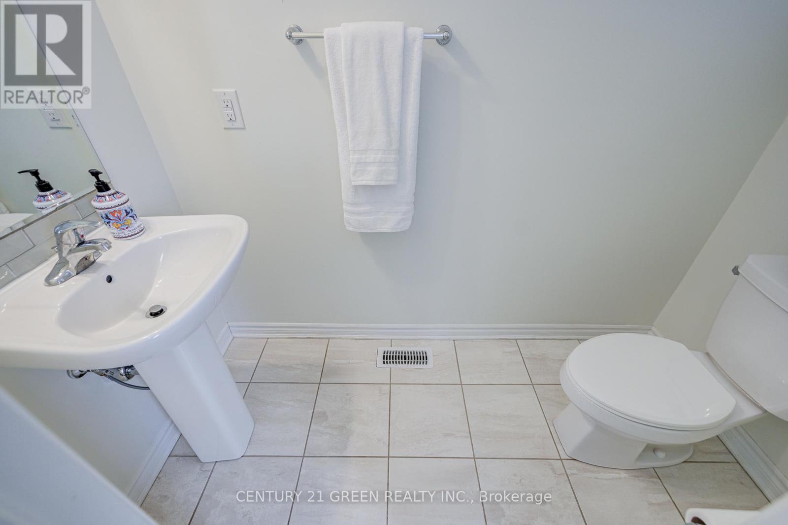 17 Windflower Way, Whitby, Ontario  L1P 0H9 - Photo 7 - E12823566