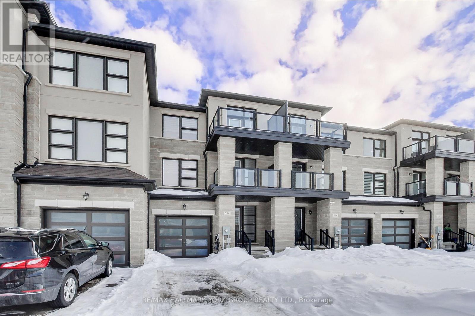 534 New England Court, Newmarket, Ontario  L3X 0M6 - Photo 5 - N12823568