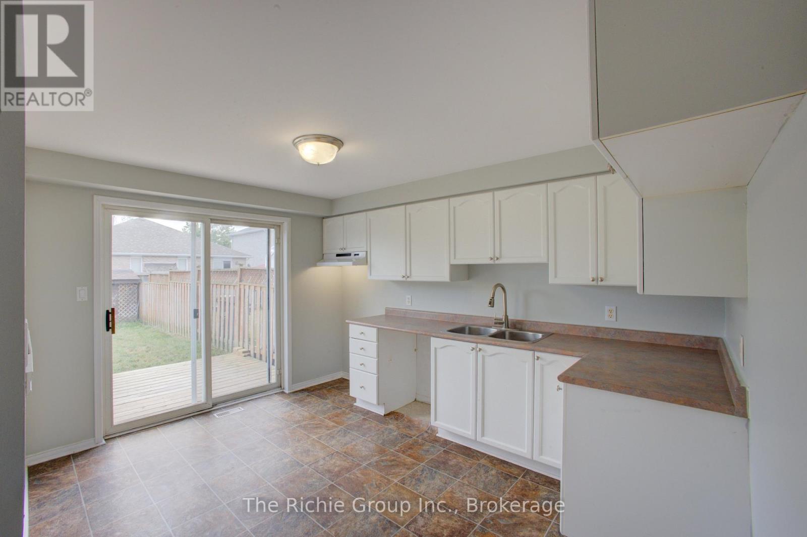 14 Tunbridge Road, Barrie, Ontario  L4M 6S8 - Photo 11 - S12823578