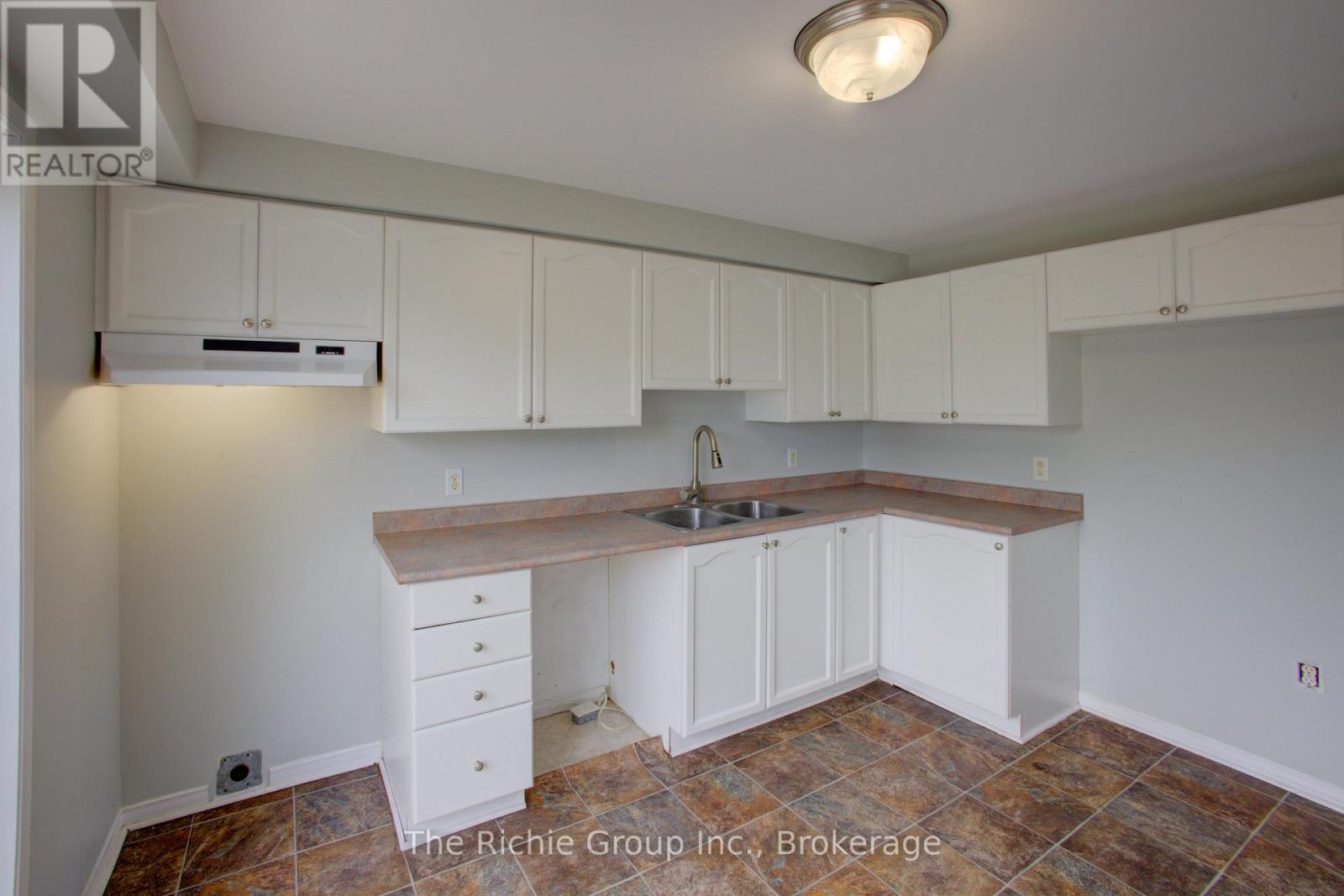 14 Tunbridge Road, Barrie, Ontario  L4M 6S8 - Photo 12 - S12823578