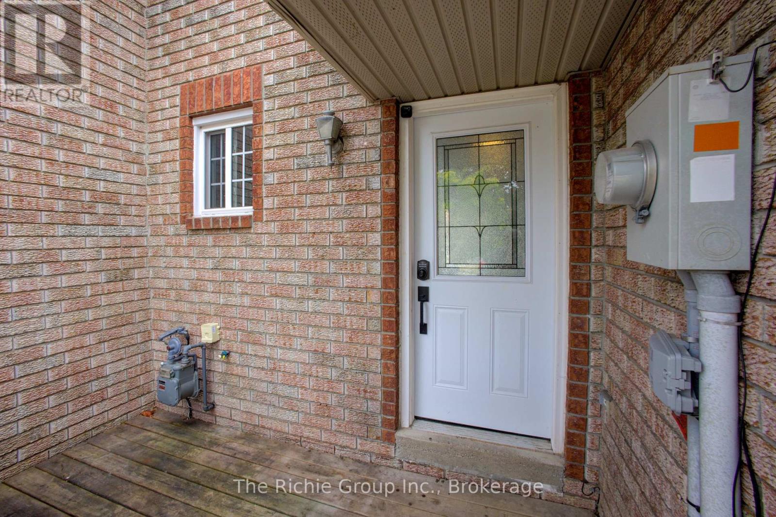 14 Tunbridge Road, Barrie, Ontario  L4M 6S8 - Photo 4 - S12823578
