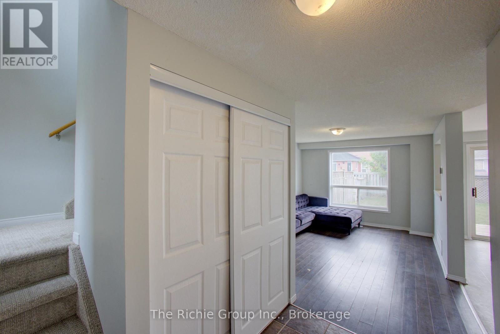 14 Tunbridge Road, Barrie, Ontario  L4M 6S8 - Photo 5 - S12823578