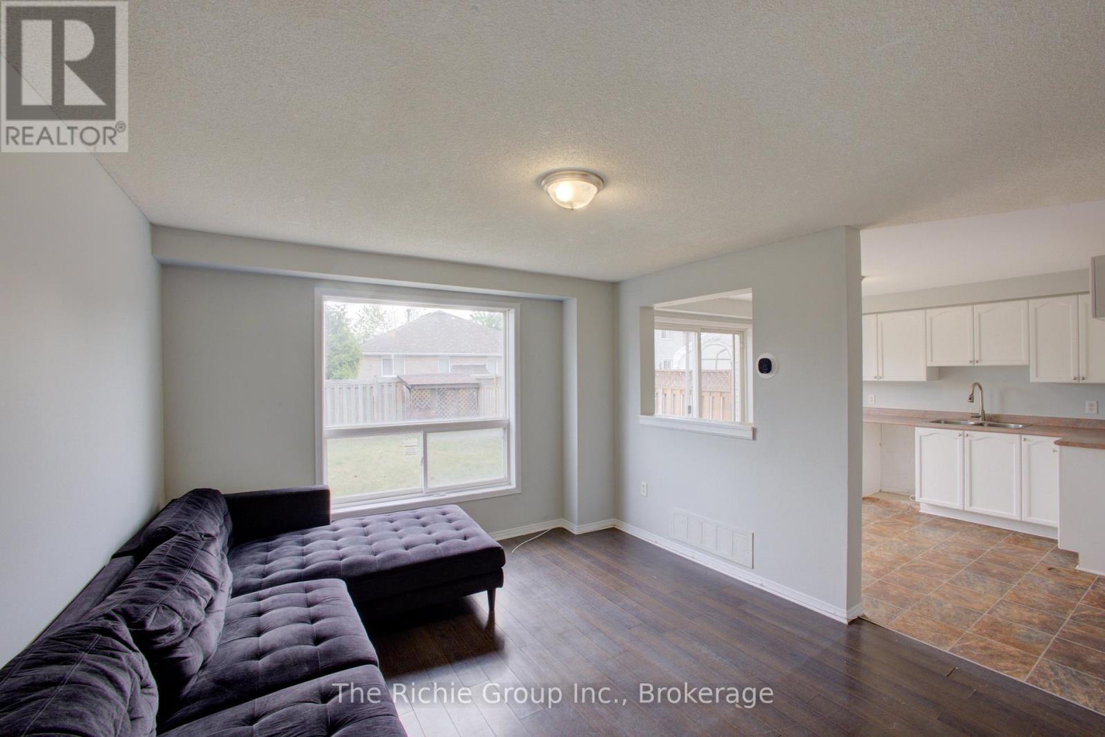 14 Tunbridge Road, Barrie, Ontario  L4M 6S8 - Photo 8 - S12823578