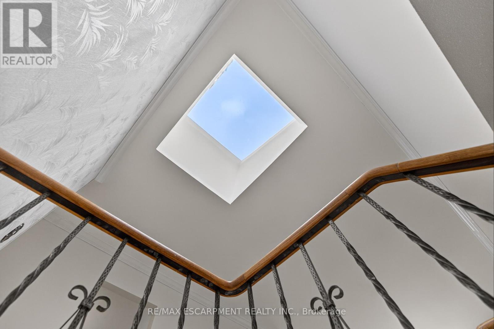 305 Pinegrove Road, Oakville, Ontario  L6K 3P8 - Photo 12 - W12823378