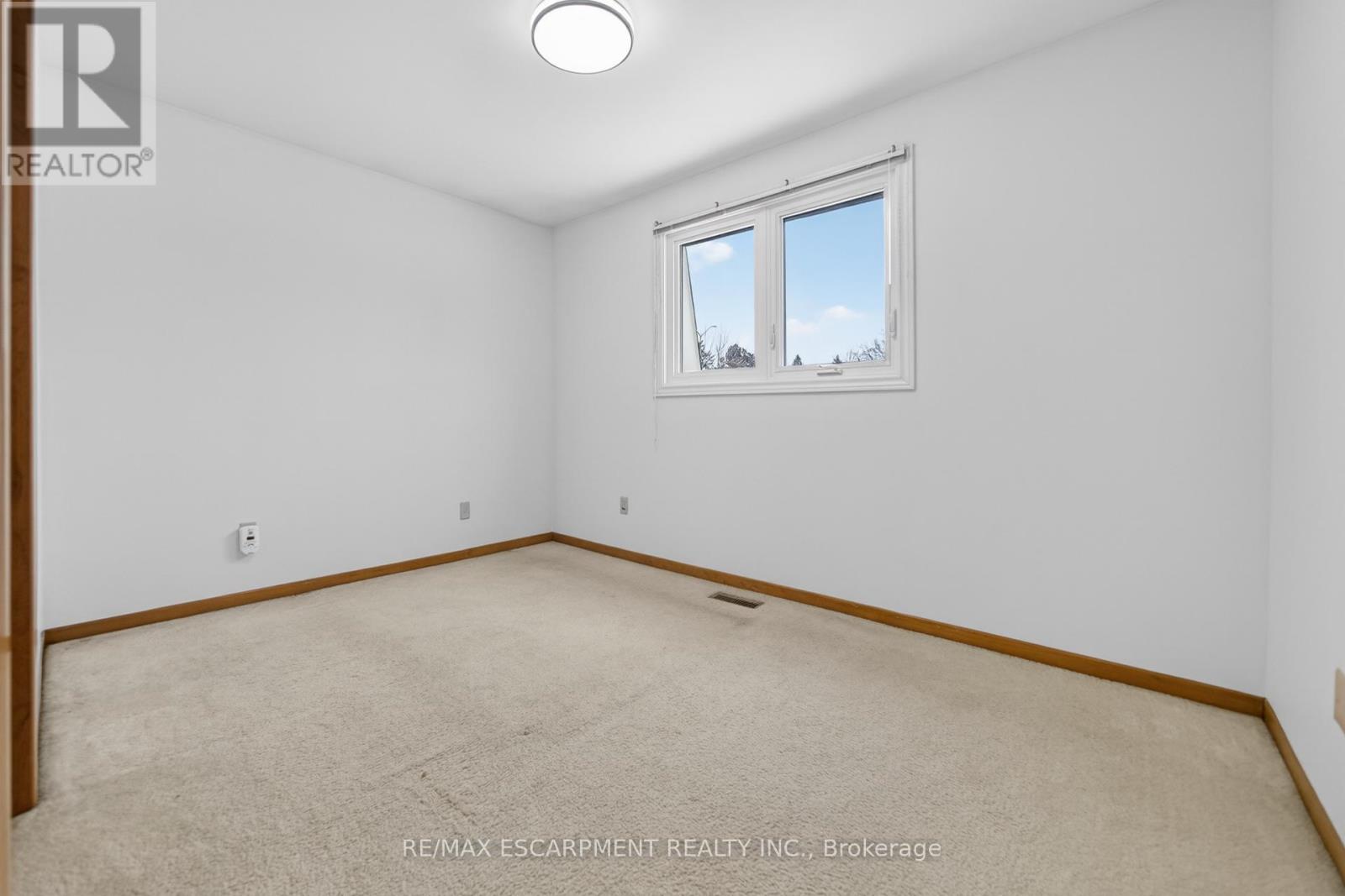 305 Pinegrove Road, Oakville, Ontario  L6K 3P8 - Photo 27 - W12823378