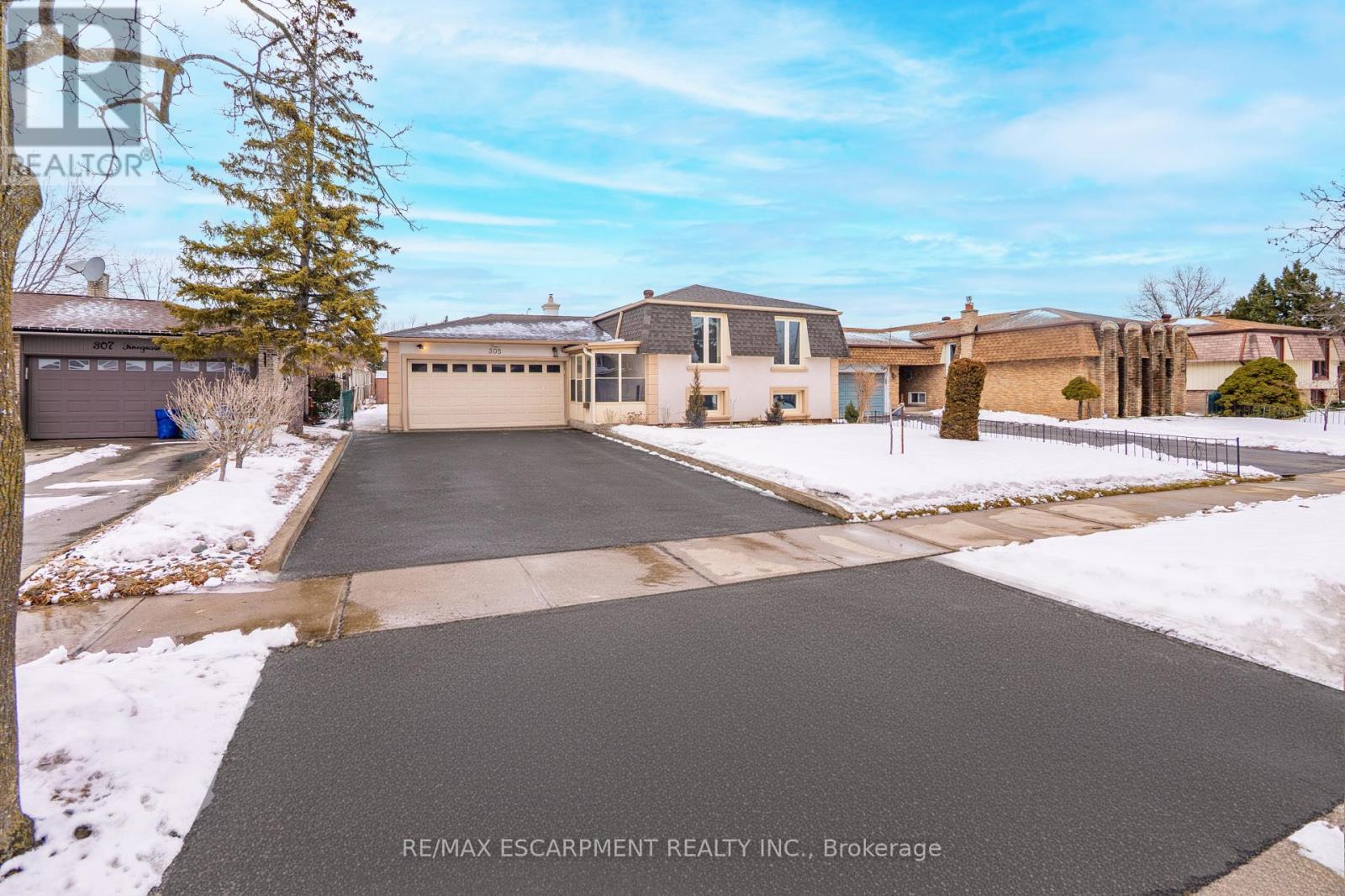 305 Pinegrove Road, Oakville, Ontario  L6K 3P8 - Photo 3 - W12823378