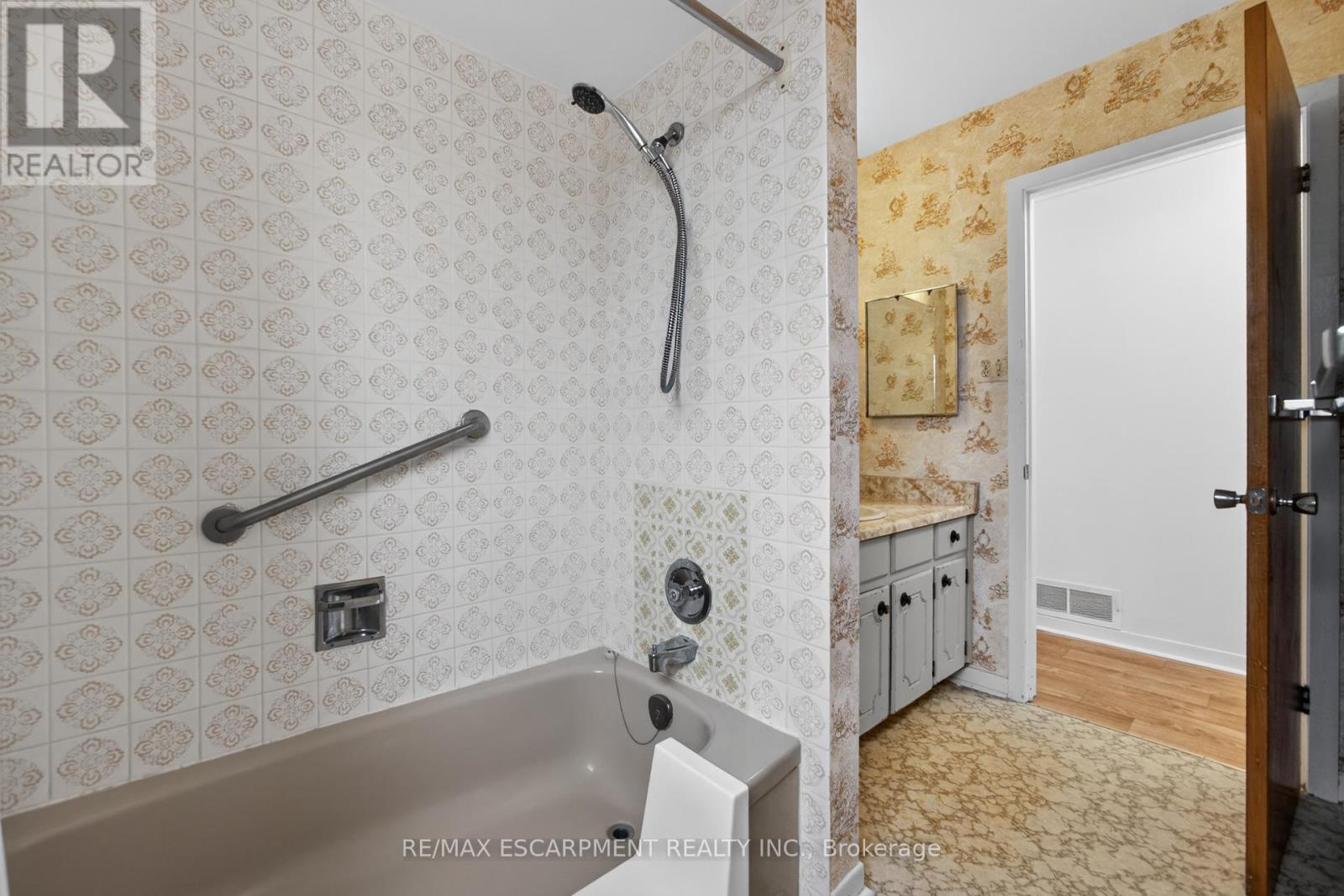 305 Pinegrove Road, Oakville, Ontario  L6K 3P8 - Photo 32 - W12823378