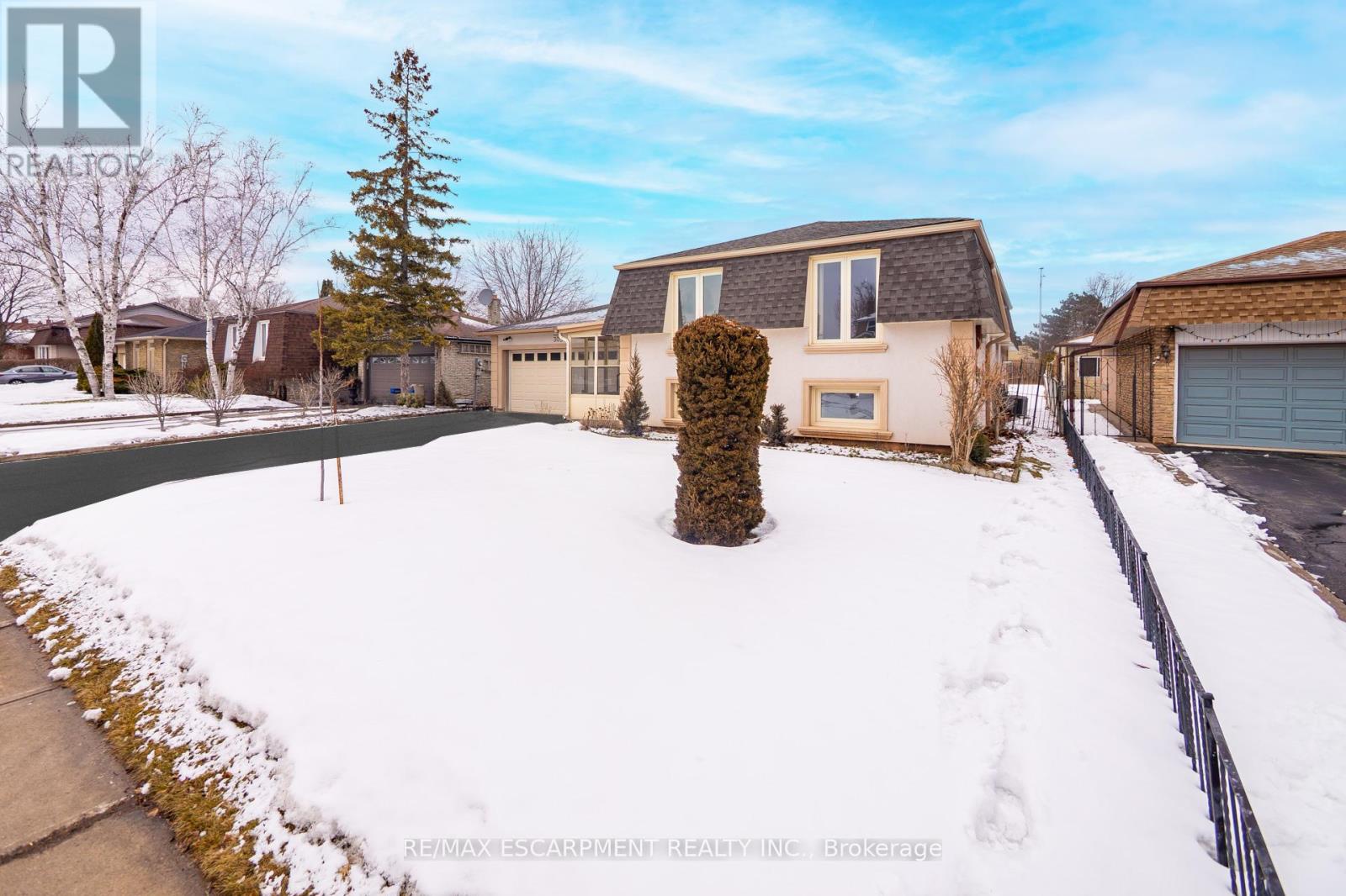 305 Pinegrove Road, Oakville, Ontario  L6K 3P8 - Photo 5 - W12823378